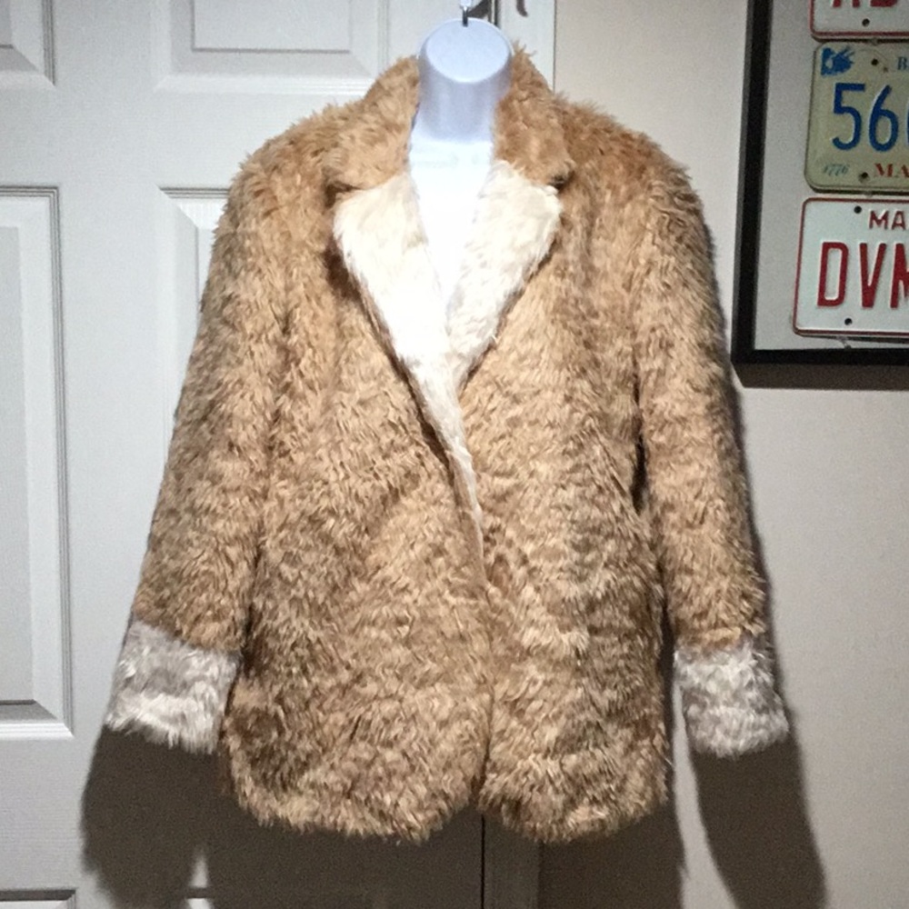Mural NWOT Fuzzy Jacket - Size L